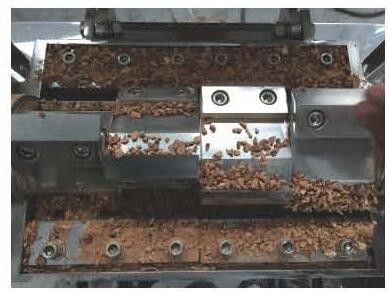 食糧のためのカスタマイズされた粉砕の製造所機械3KW-11KW野菜粉砕機